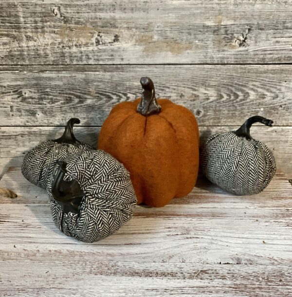 "Hello Fall" Decor Set - Image 4
