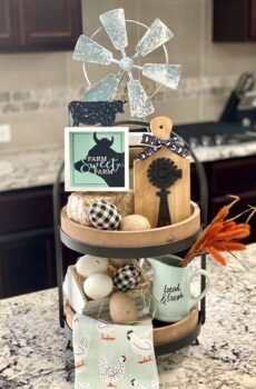 "Farm Sweet Farm" Decor Set