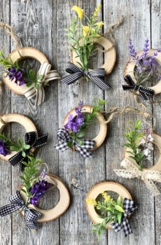 Mini wood wreath